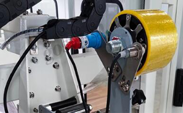 自动折盖封箱机,自动折盖封箱设备,折盖封箱机